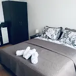Beautiful Right By The Sea, Apartmán