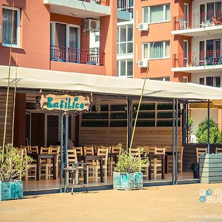Beautiful Right By The Sea, Apartament