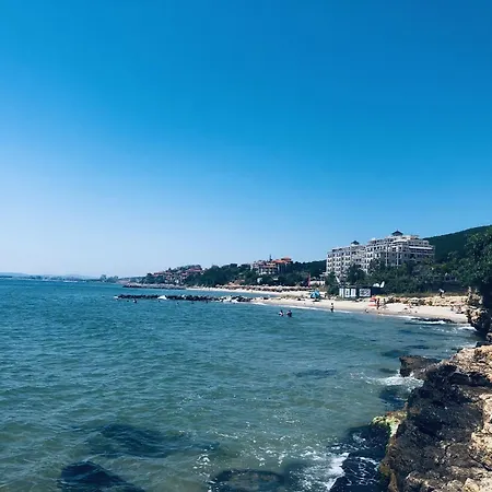 Apartment Beautiful Right By The Sea, Sveti Vlas